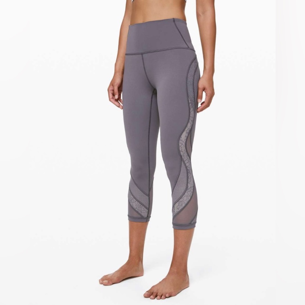 Lululemon Size 6 Wunder Under Crop 21" *Lace Moonwalk